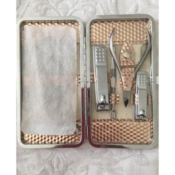 New Professional Nail Care kit Manicure Grooming Set with Travel Case(Rose Gold) - Picture 2 of 3